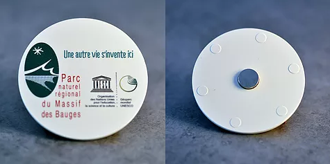 badge communication aimanté